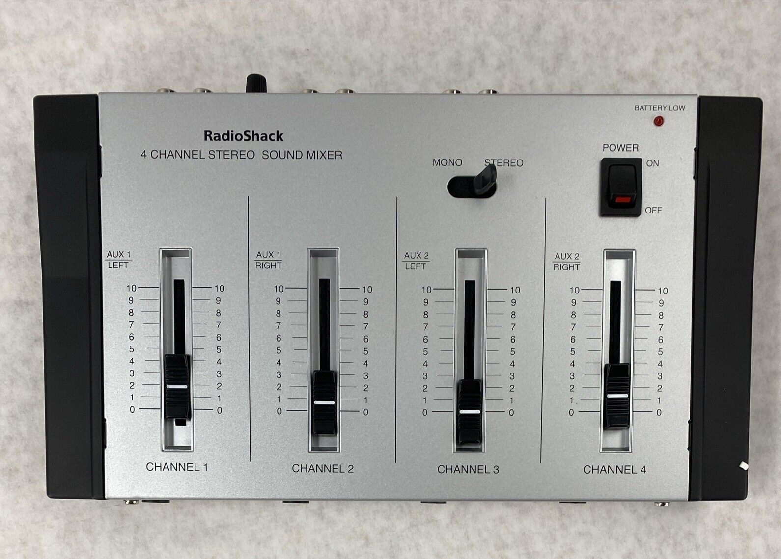 RadioShack 32-2056 Stereo 4 Channel Inputs Microphone Mic Mixer