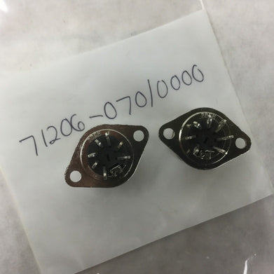 PREH 71206-070-0000, LKG PANEL MNT REC FE, Lot of 2