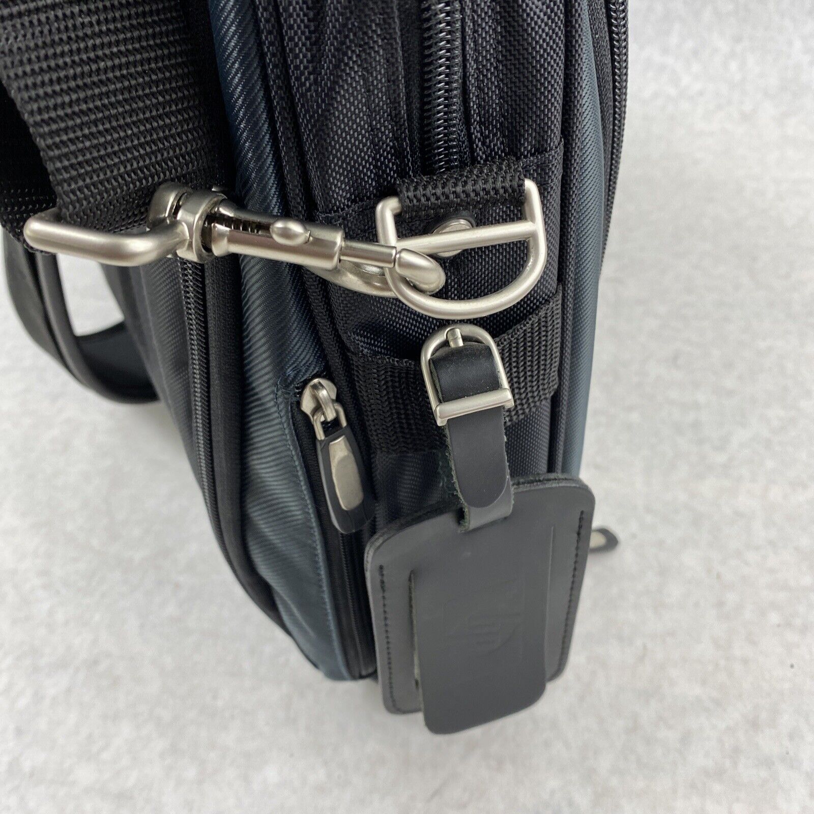 HP branded HP400-03 Top Load Laptop Shoulder Carry Case Satchel Pine Green