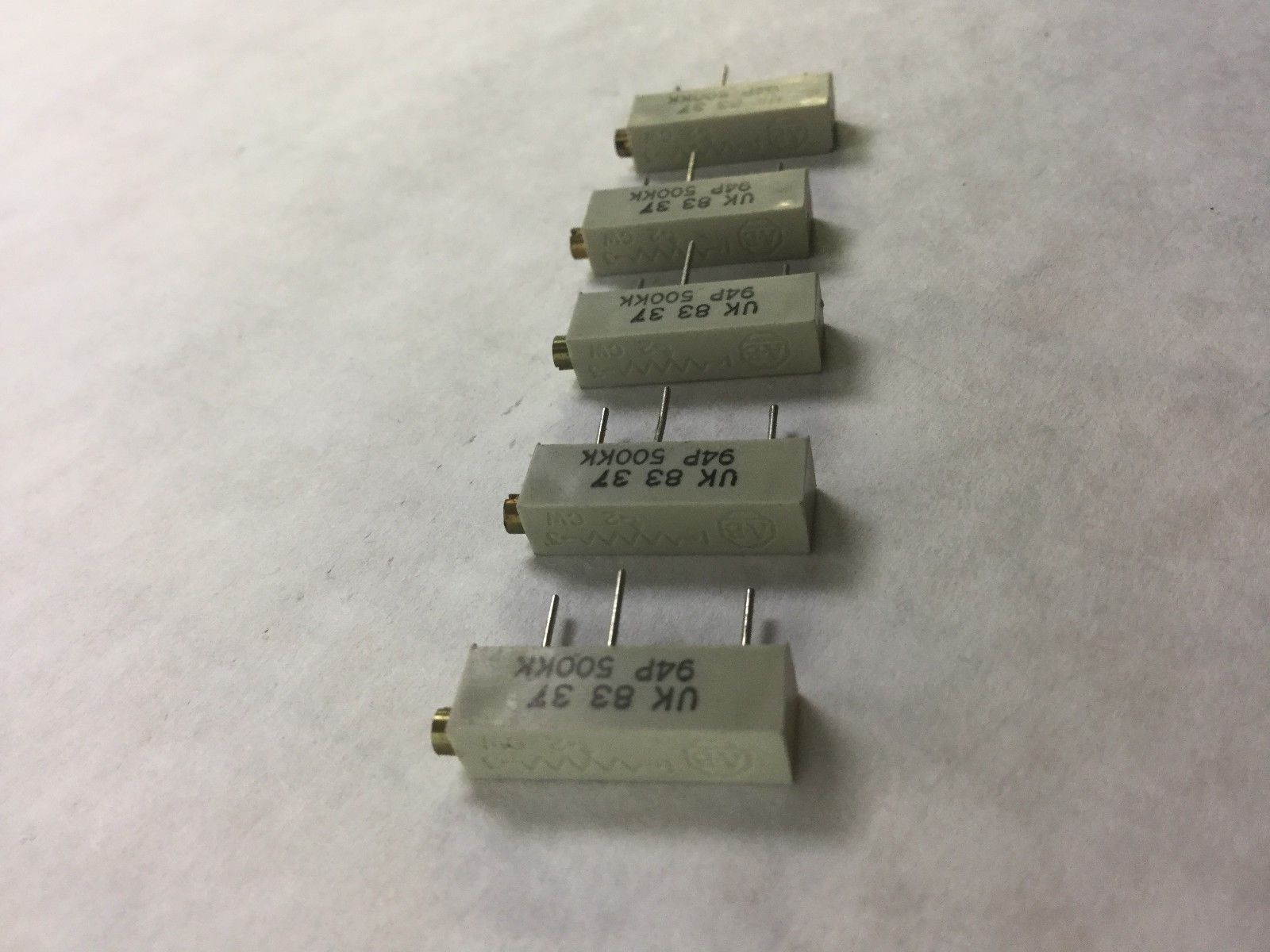 Allen Bradley Potentiometer, UK 83 37, 94P 500KK, (Lot of 5) NEW