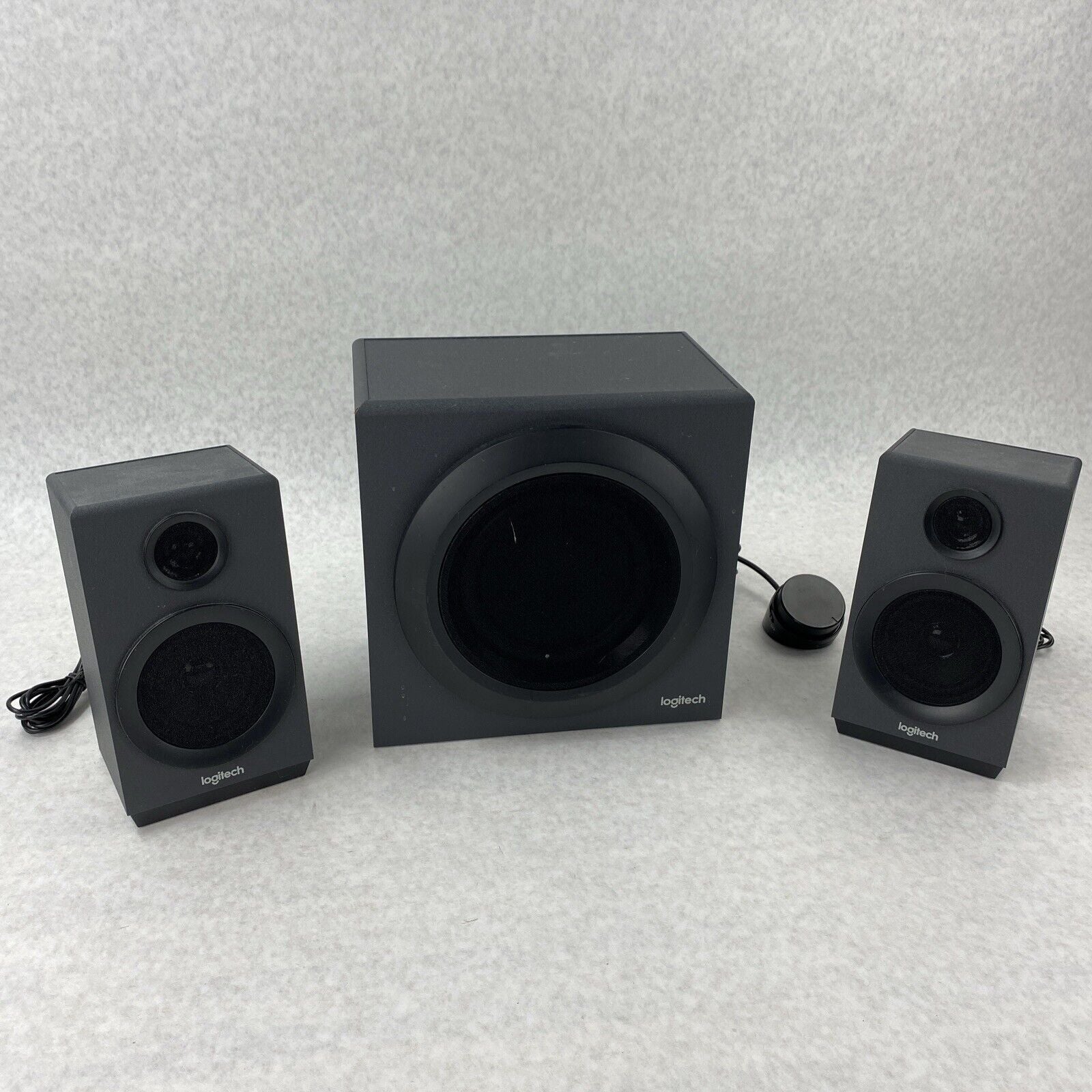 Logitech S-00154 Wired z333 Multimedia Speaker Bundle