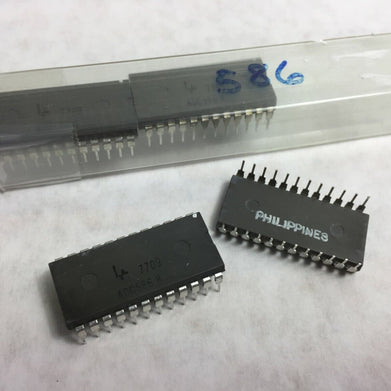 (4) ADC586 8 IC  NOS  Lot of 4