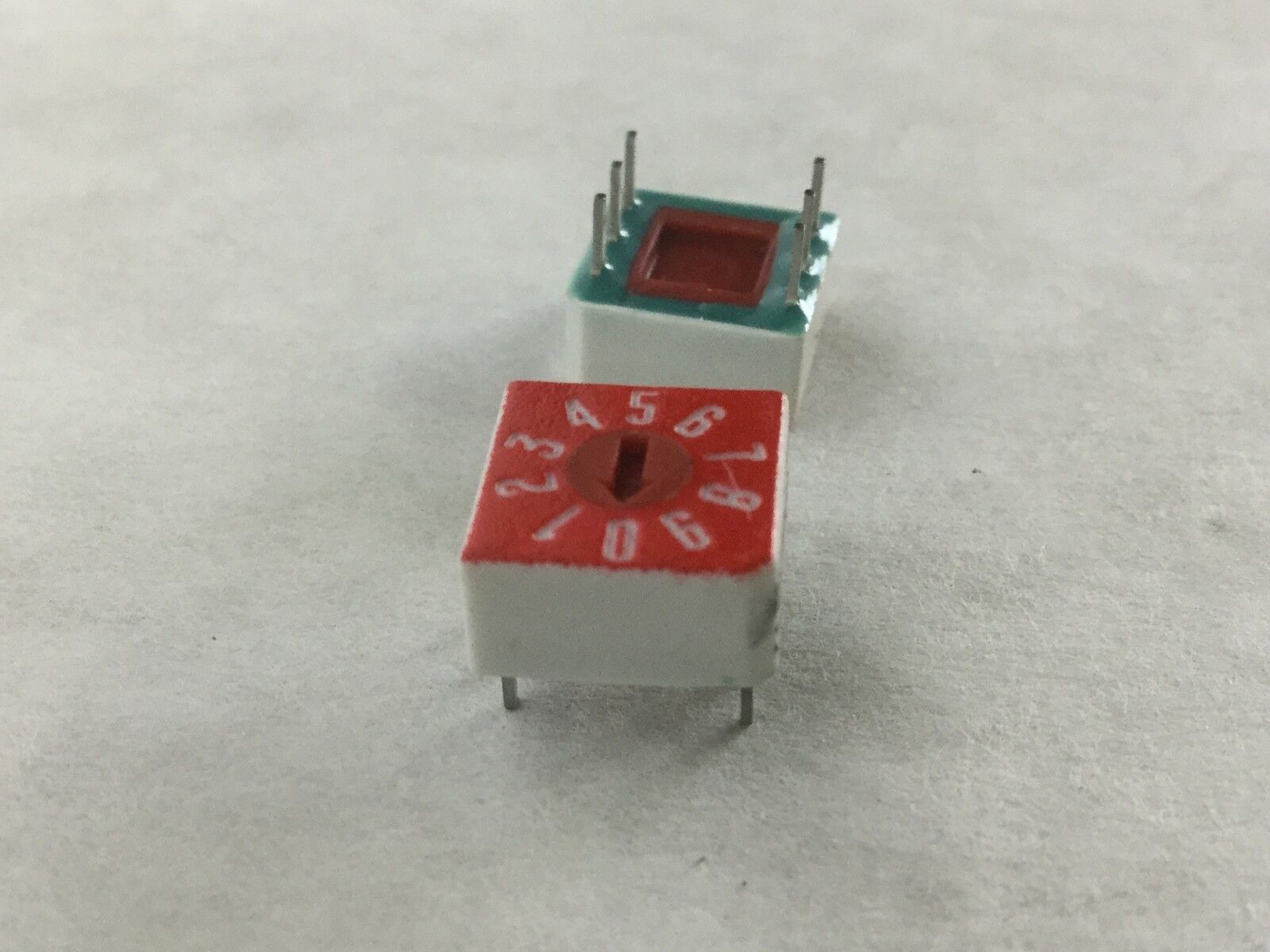 EECO D735, 330002GS, Lot of 8, Switch DIP, New,