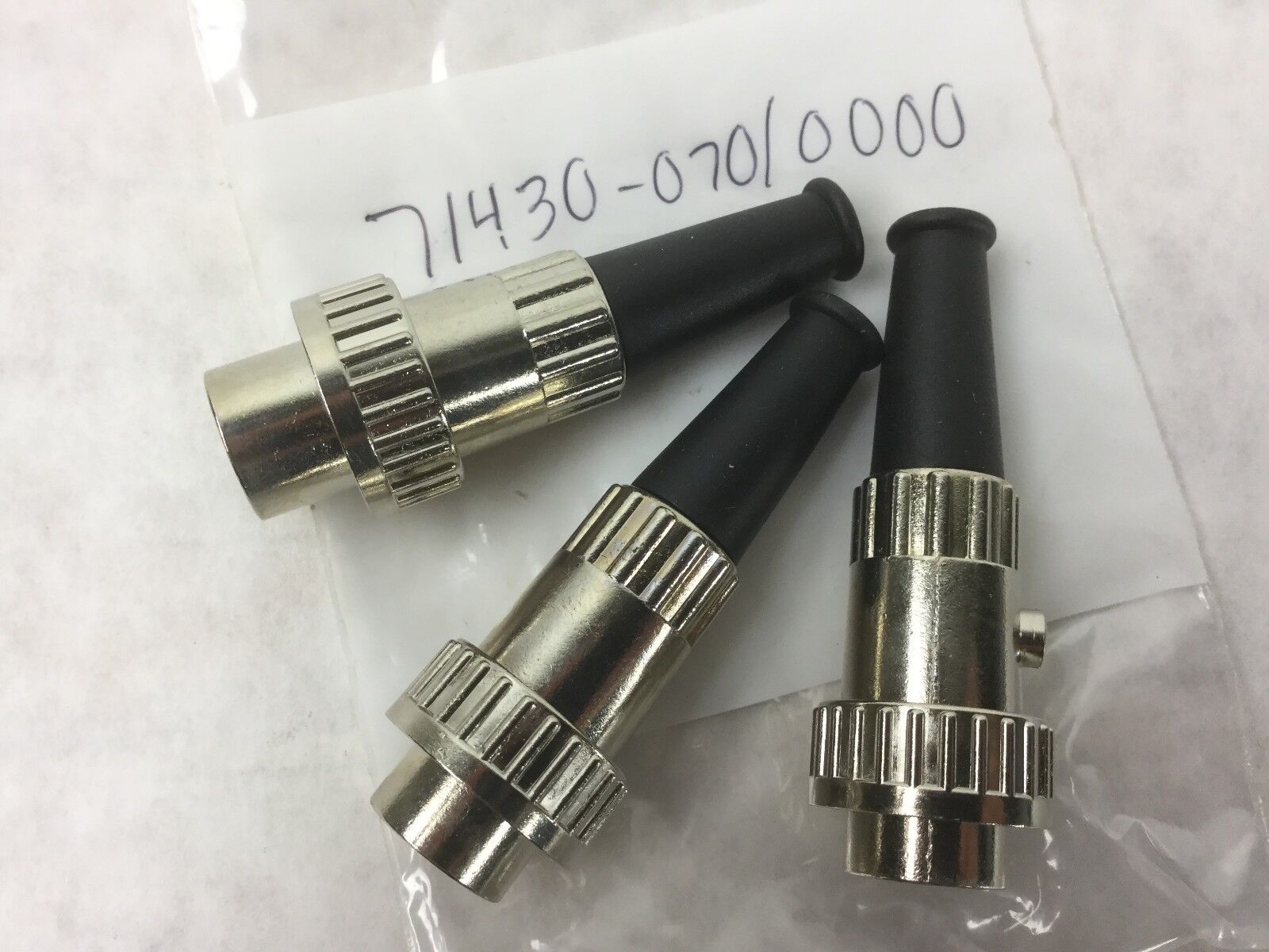 PREH 71430-070-0000, DIN MALE LOCKING COR, Lot of 3