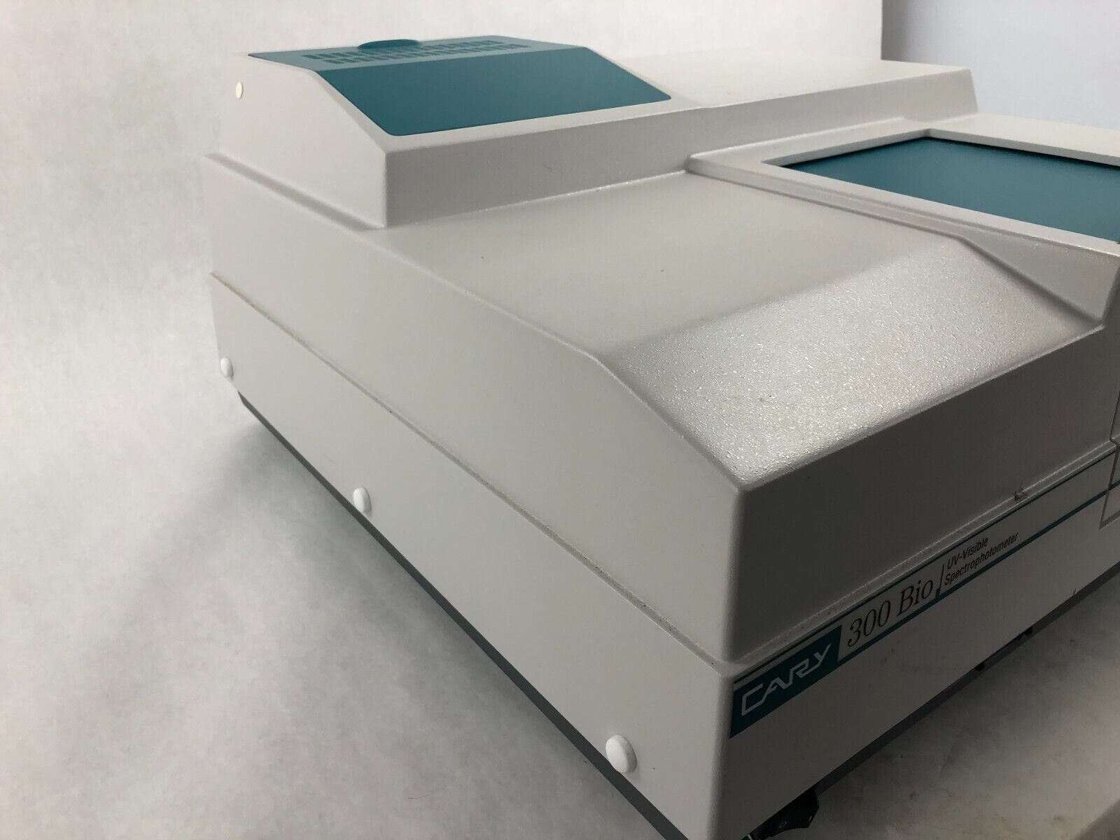 Varian Cary 300 Bio UV-Visible Spectrophotometer
