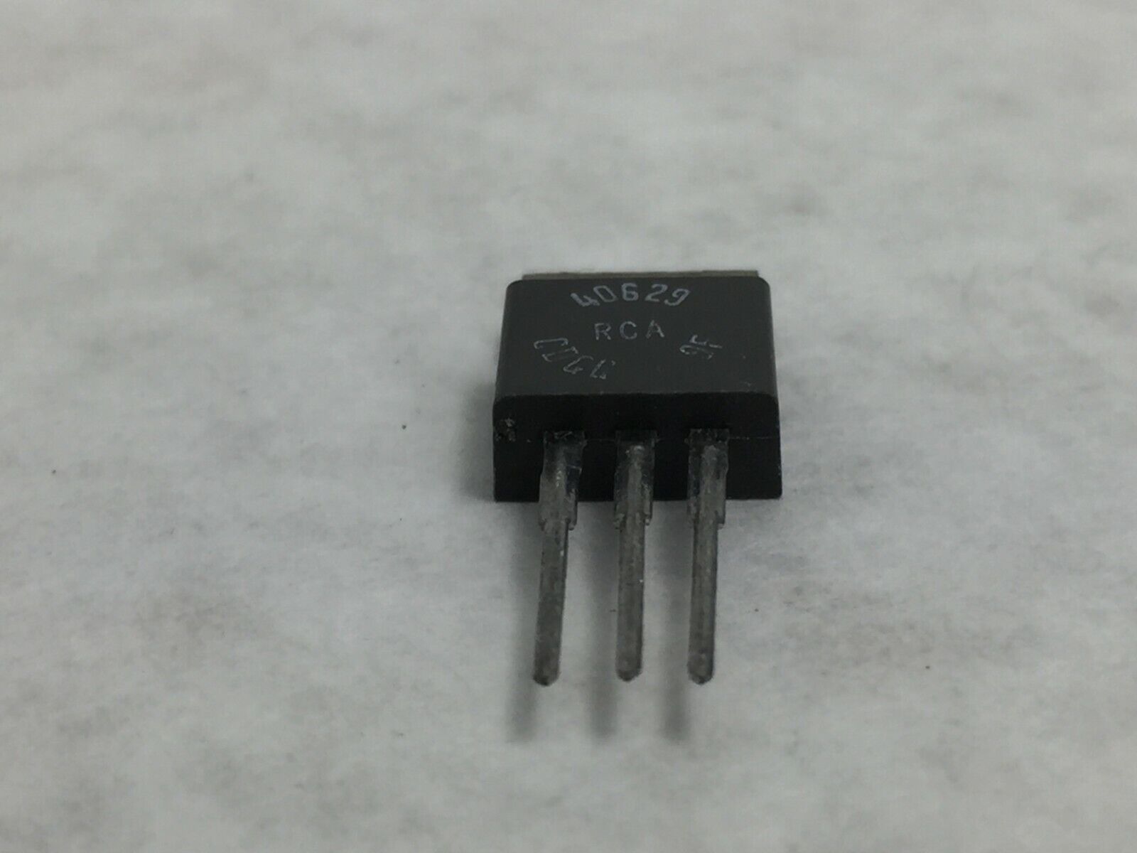 RCA 40629 Integrated Circuit   Lot of 7    NOS