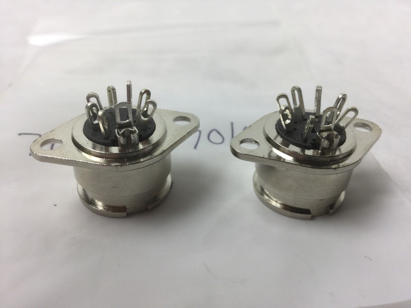 PREH 71206-070-0000, LKG PANEL MNT REC FE, Lot of 2