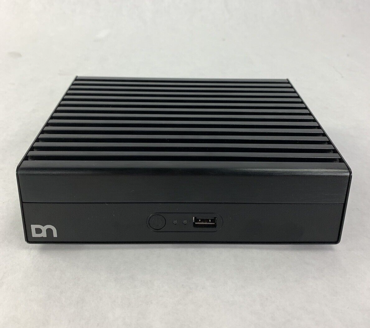Wincor Nixdorf BEETLE M1350 POS System Celeron 4305 UE 2.0 GHz 8 GB No OS No HDD