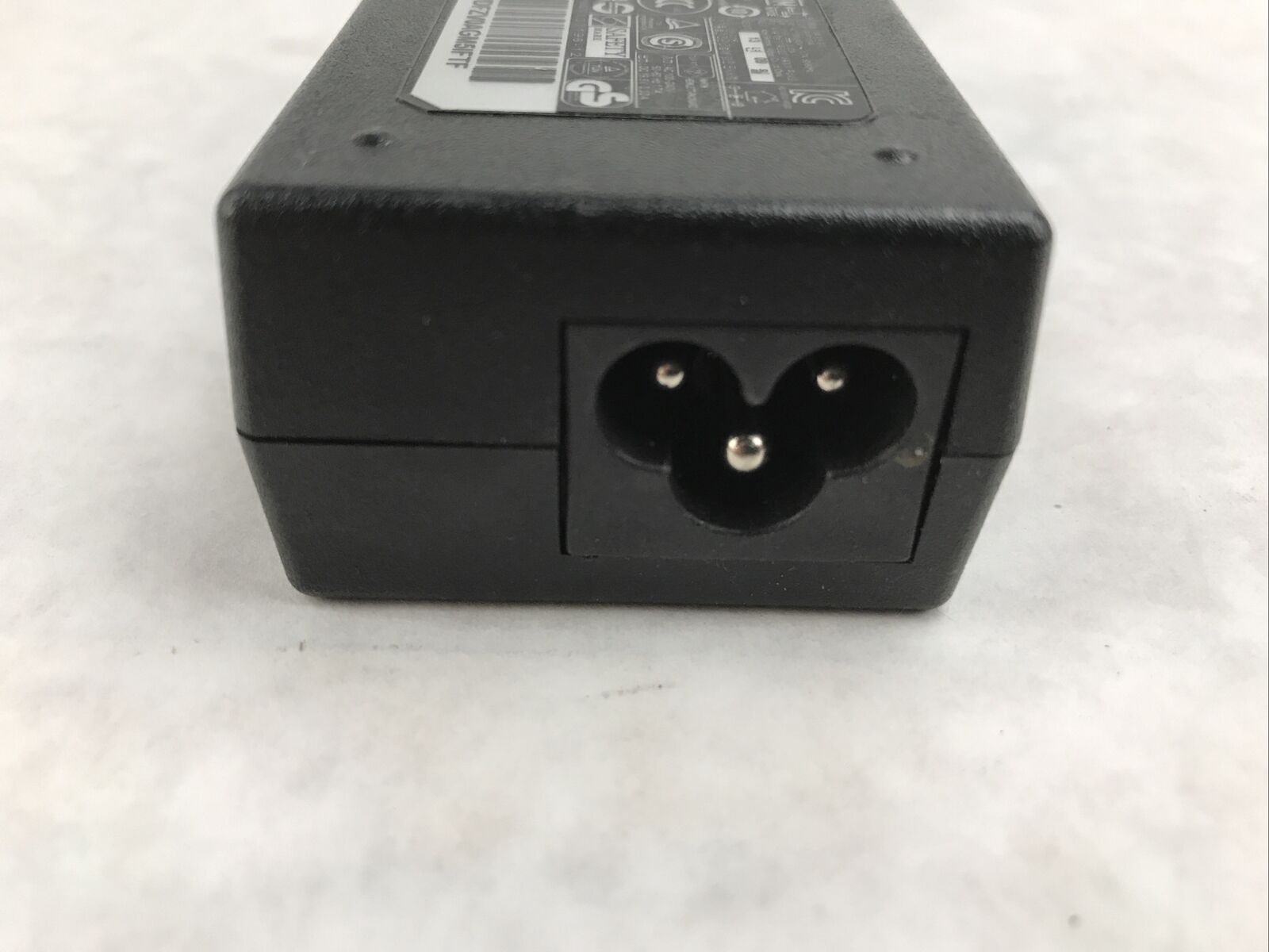 HP 65w Blue Tip AC Adapter Charger 65w 19.5v 3.33a HP P/N:709985-004