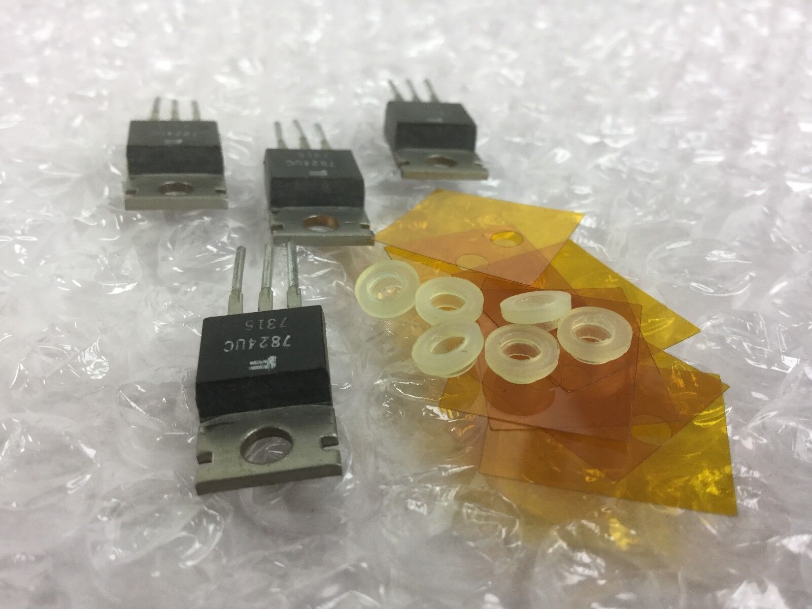 NEW FAIRCHILD 7824UC Voltage Regulator, 7315, Lot of 4, NEW