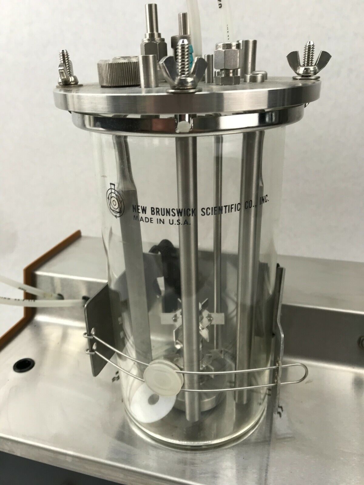 New Brunswick Scientific MultiGen Air Fermenter F-2000 w/ Glass Vessel Mixer