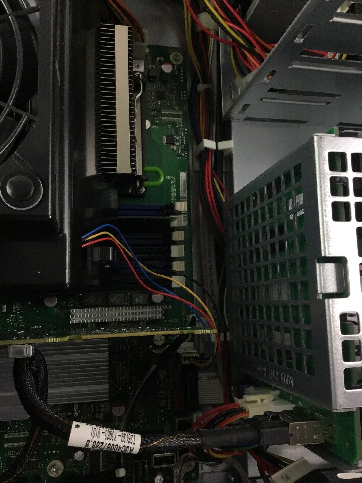 Fujitsu Primergy TX200 S6 Quad Core E5606 2.13 GHz 4 GB Ram - No HDD No OS