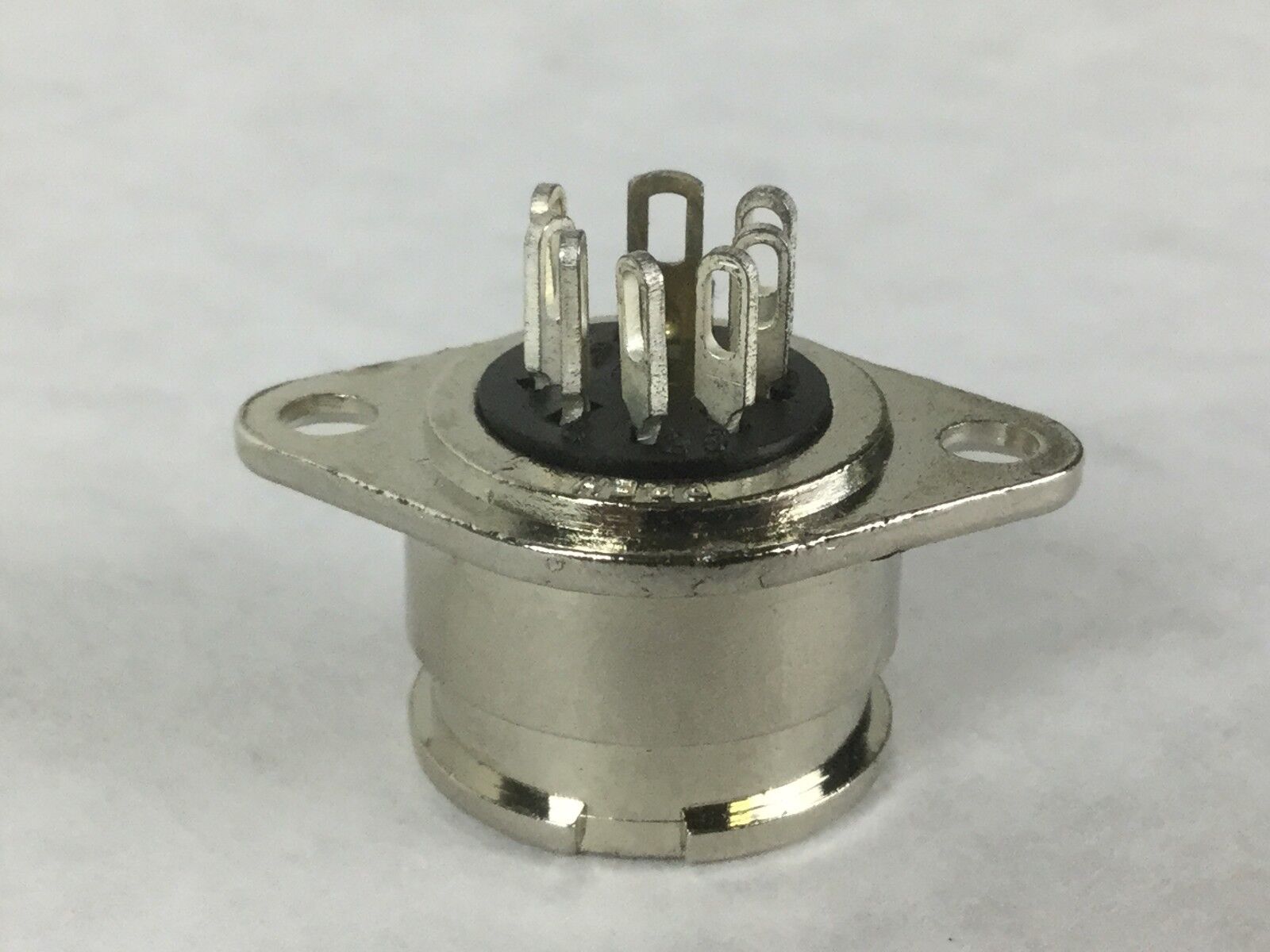 PREH, LKG PANEL MNT REC FE