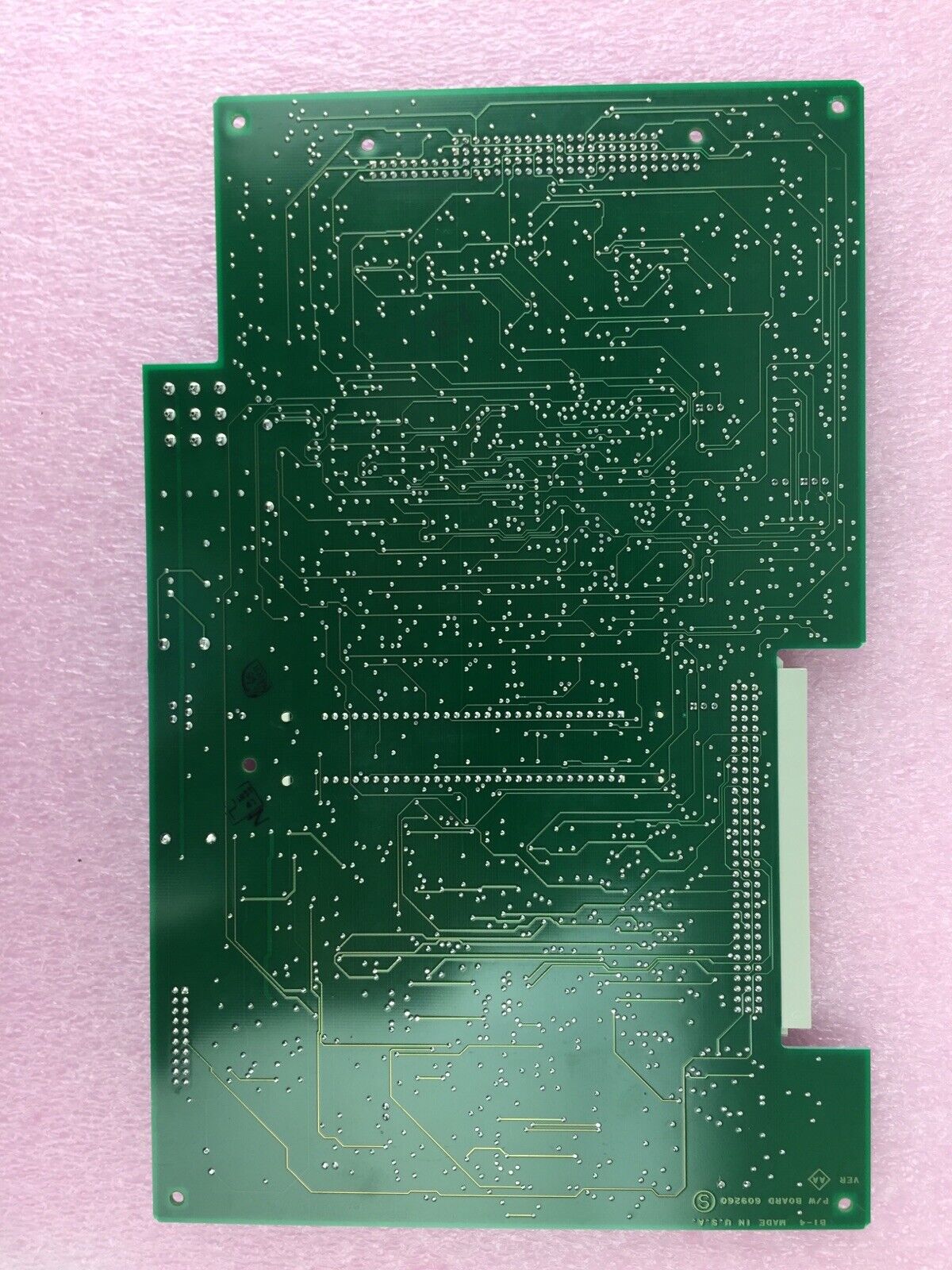 Circuit Board - Chips B0915X-01XX 9513 F82C836 - 609249 - Untested