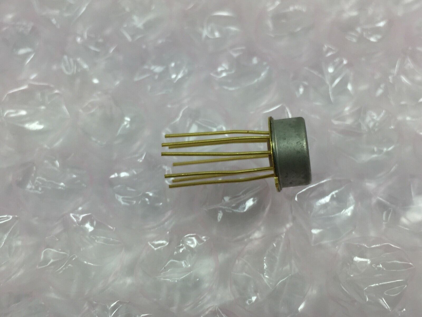BB 3505J  Gold Integrated Circuit  NOS