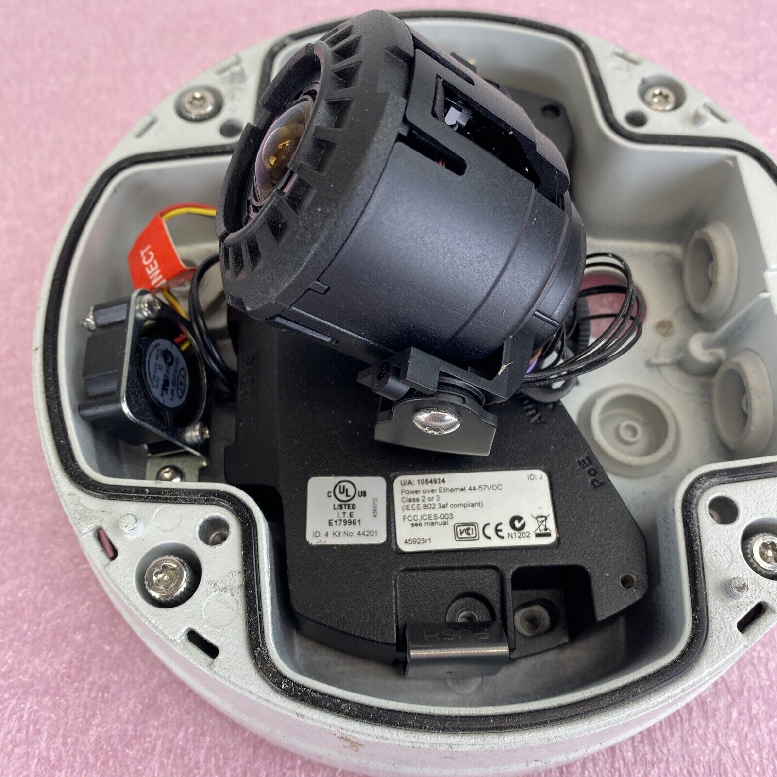 AXIS 0482-501-01 Vandal resistant P3343-VE 6MM POE network security camera