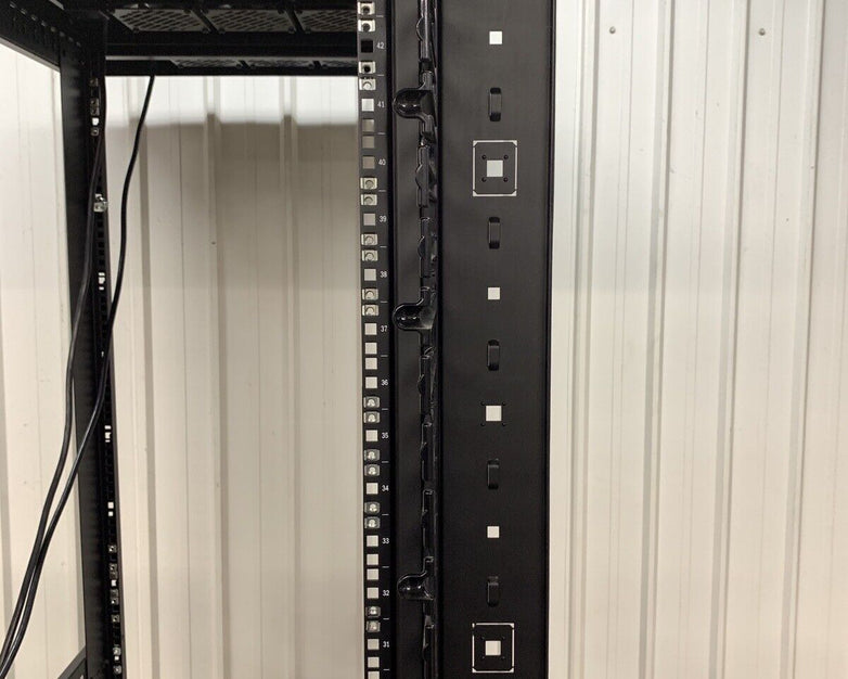 Siemen Vertipod Server Rack 45U Vp2-0AC111 Right Side No Panels