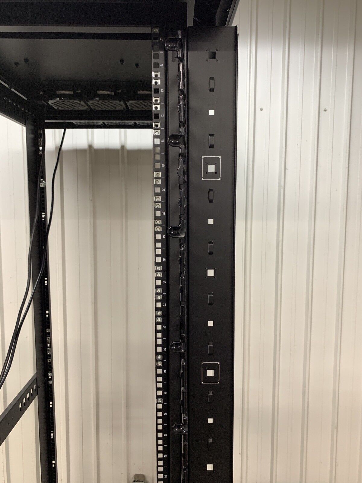 Siemen Vertipod Server Rack 45U Vp2-0AC111 Right Side No Panels