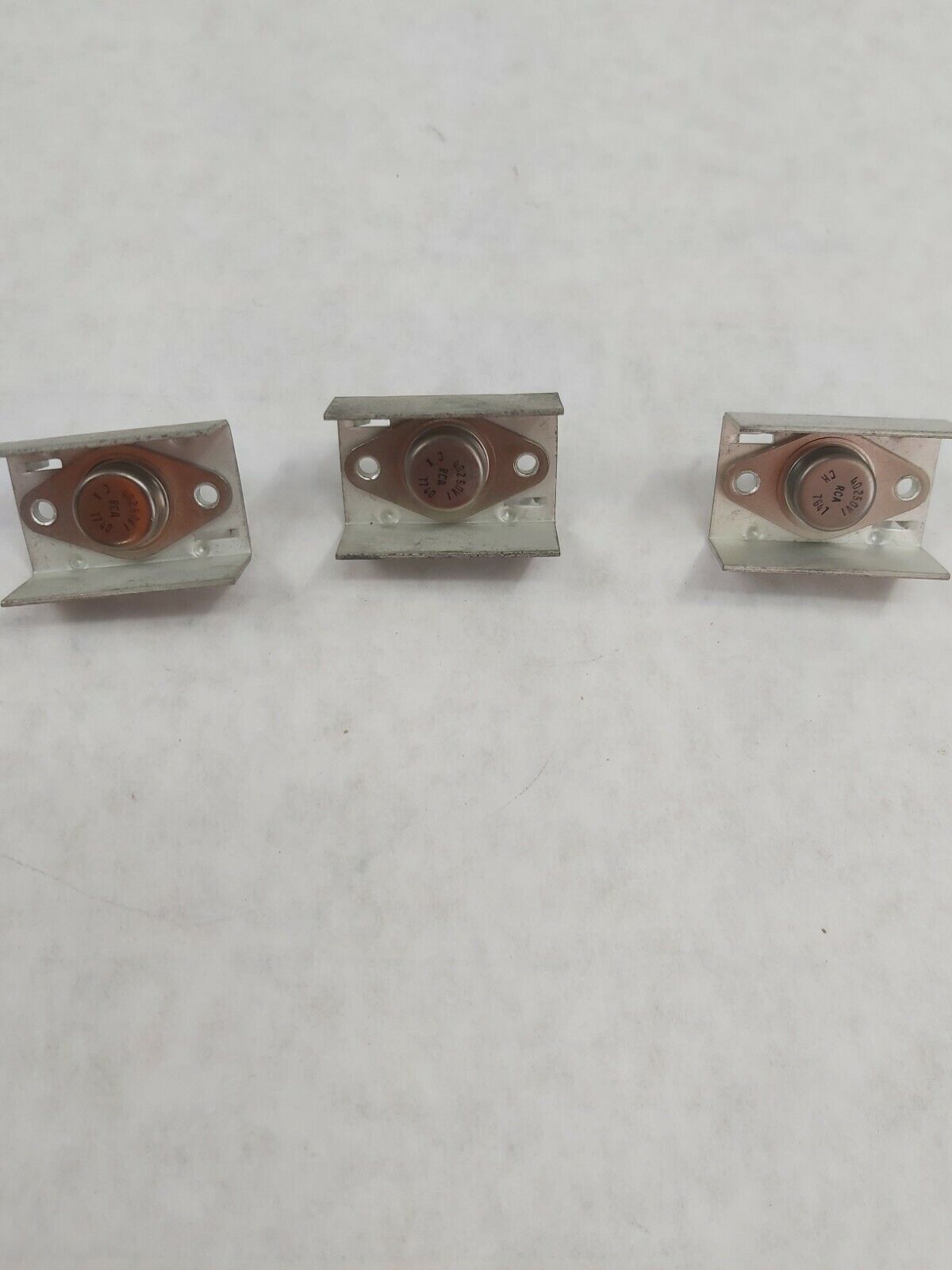 RCA Transistor NPN Silicon 500v 3amp Linear Audio Power Amp To-66 Case 40250V1