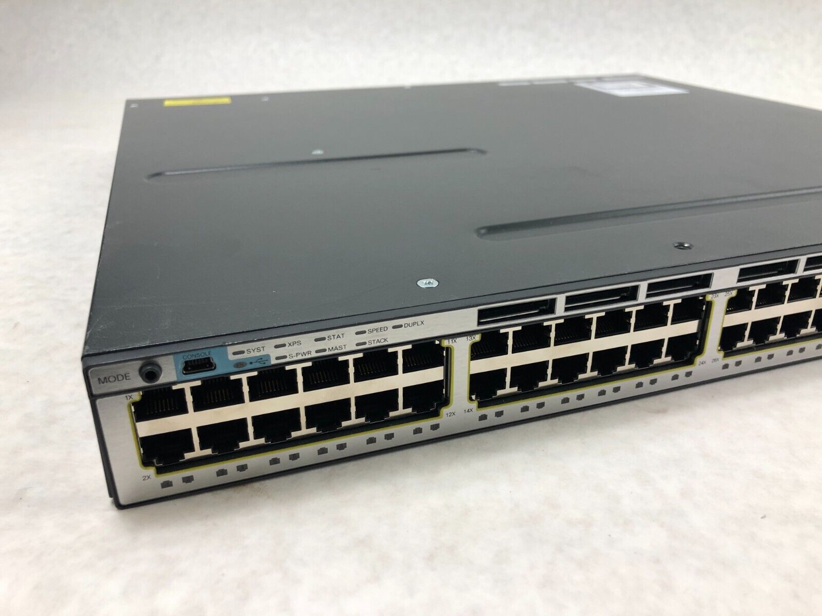Cisco Catalyst WS-C3750X-48T-S 48 x Gigabit Ethernet 4 x SFP Managed Switch