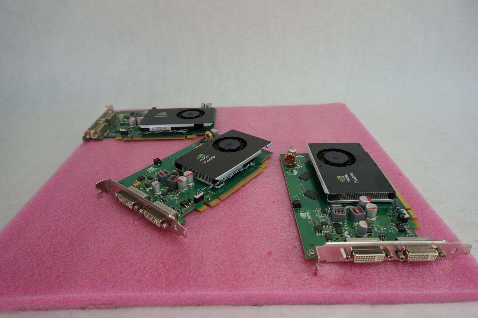 Lot of 3 Nvidia Quadro FX 380 256MB GDDR3 PCIE Dual DVI Video Graphics Card