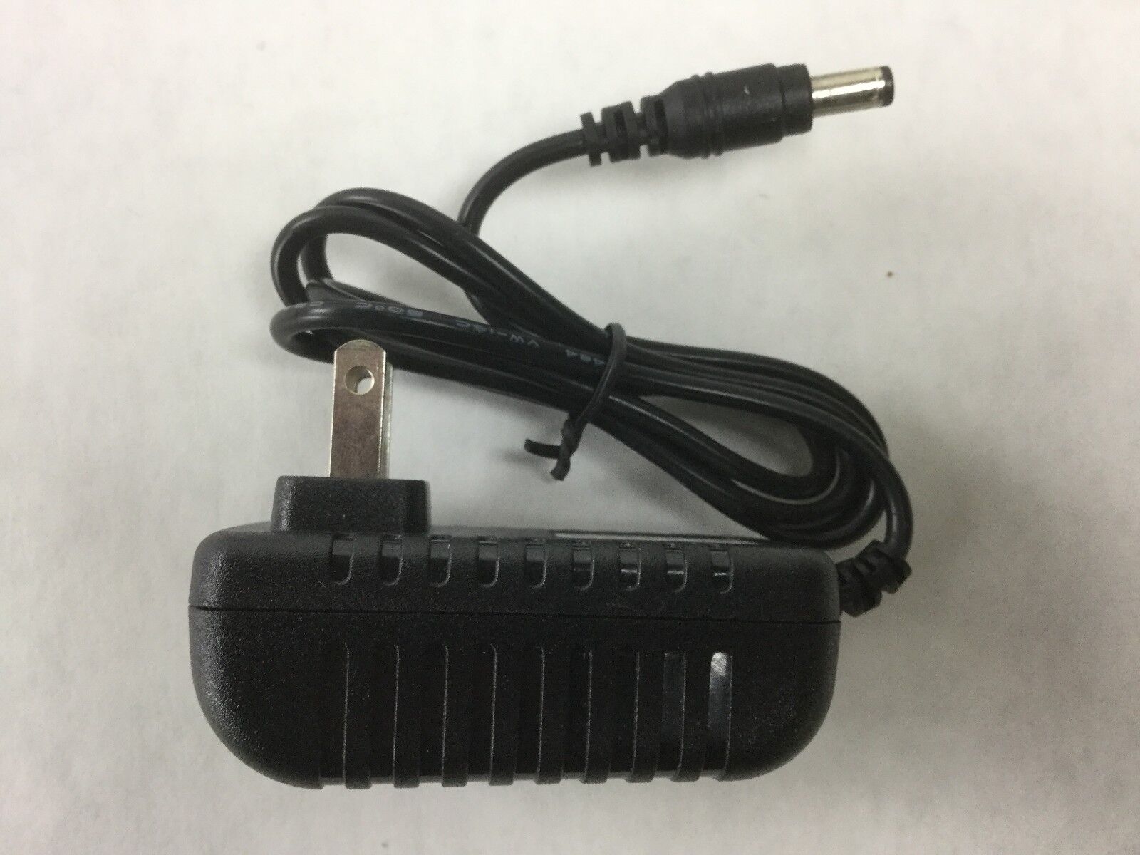 VGA/Audio Extender 1Transmitter-2ports(CAT5/5e/6 UTP Cable)w/Power Supply&Cables