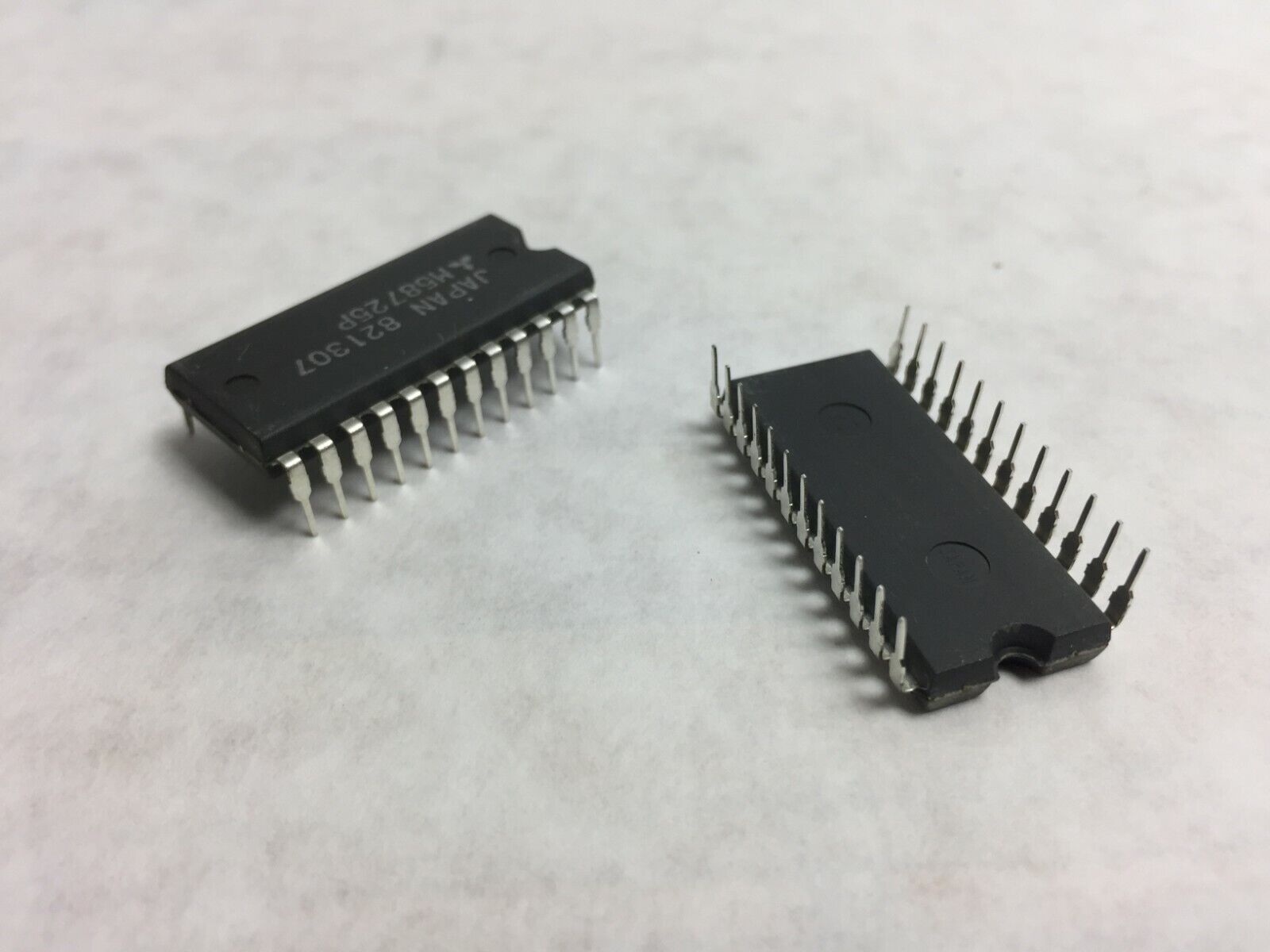 Mitsubishi  M58725P IC 24 Pin  Lot of 8  NOS