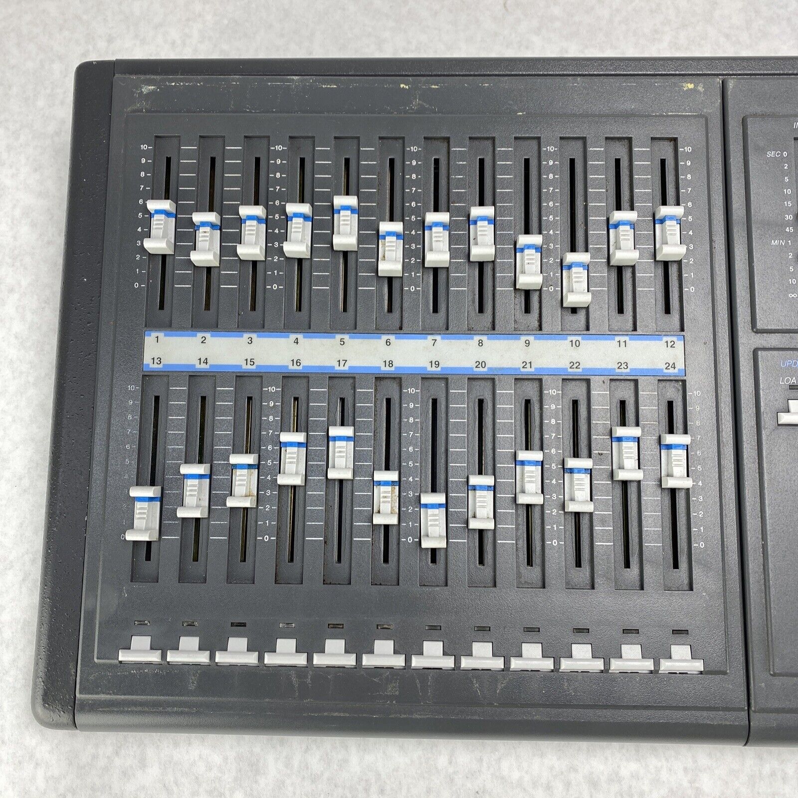 Strand Lighting GSX 64000 125 Channel Console NO POWER SUPPLY