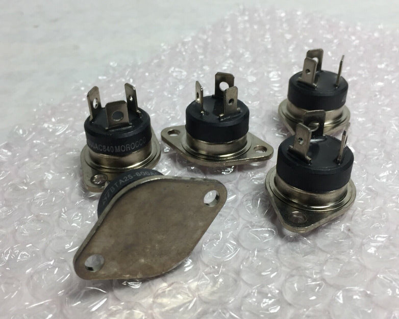 ST BTA25-600AC840 TRIAC  Lot of 5