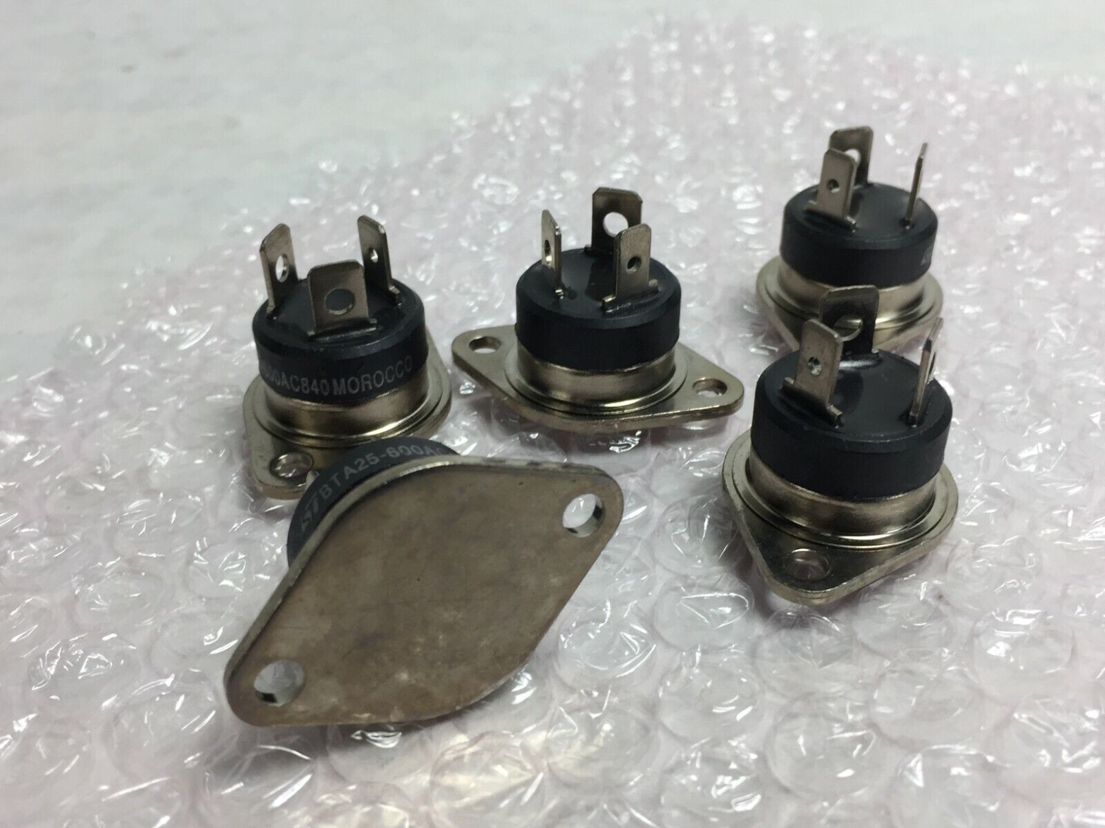 ST BTA25-600AC840 TRIAC  Lot of 5