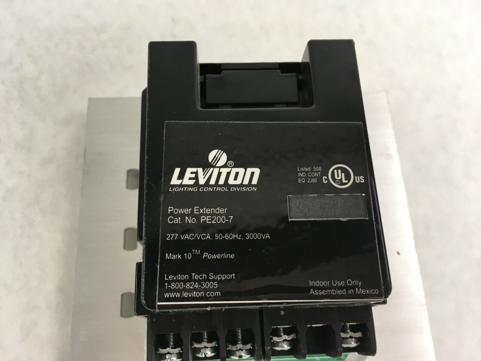 Leviton PE200-7 Power Extender