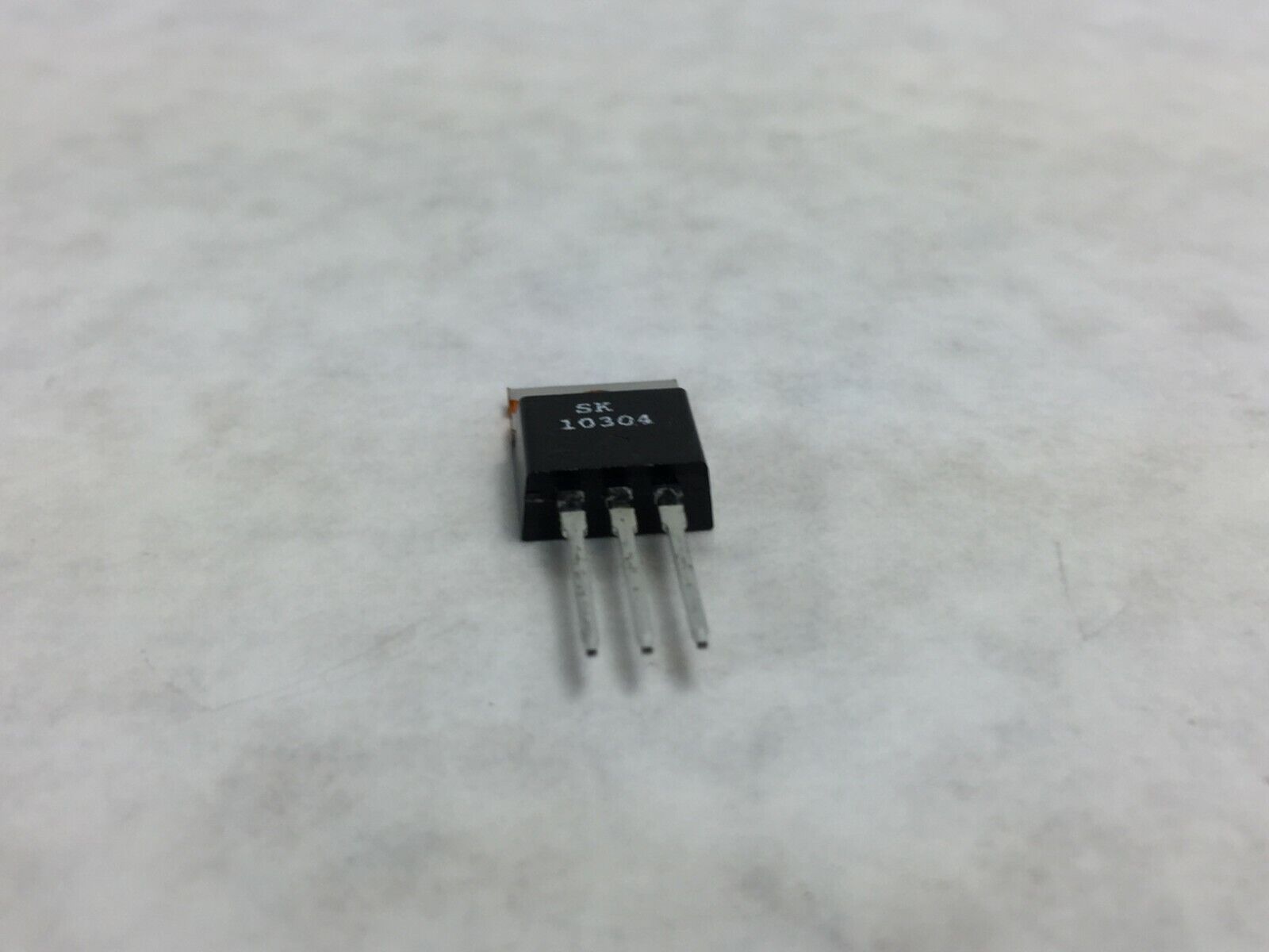 SK 10304 Integrated Circuit   Lot of 3  NOS