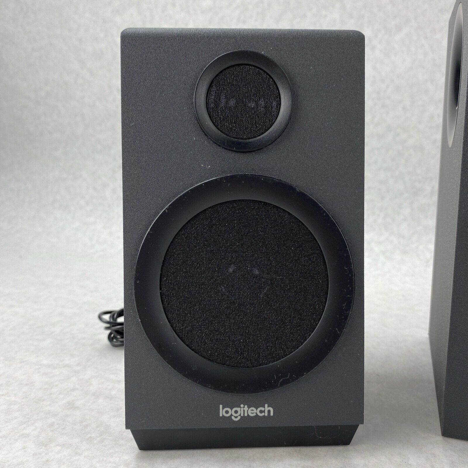 Logitech S-00154 Wired z333 Multimedia Speaker Bundle