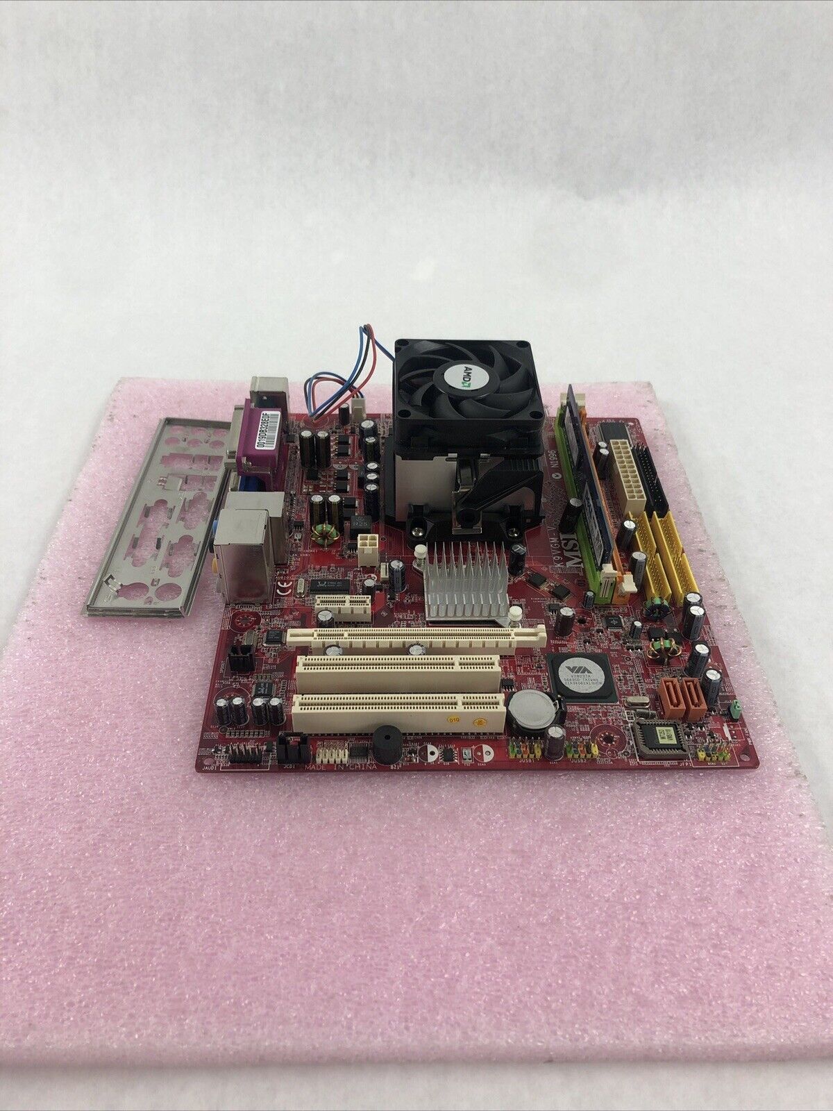 MSI MS-7253 VER 1.0 MB AMD Athlon 64 x2 2.4GHz 1.5GB RAM w/ I/O Shield