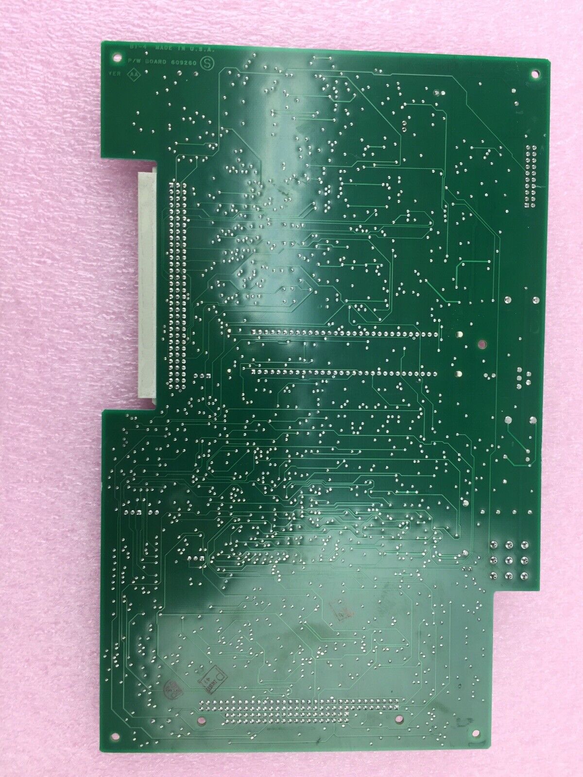 Circuit Board - Chips B0915X-01XX 9746 F82C836 - 609260 - Untested