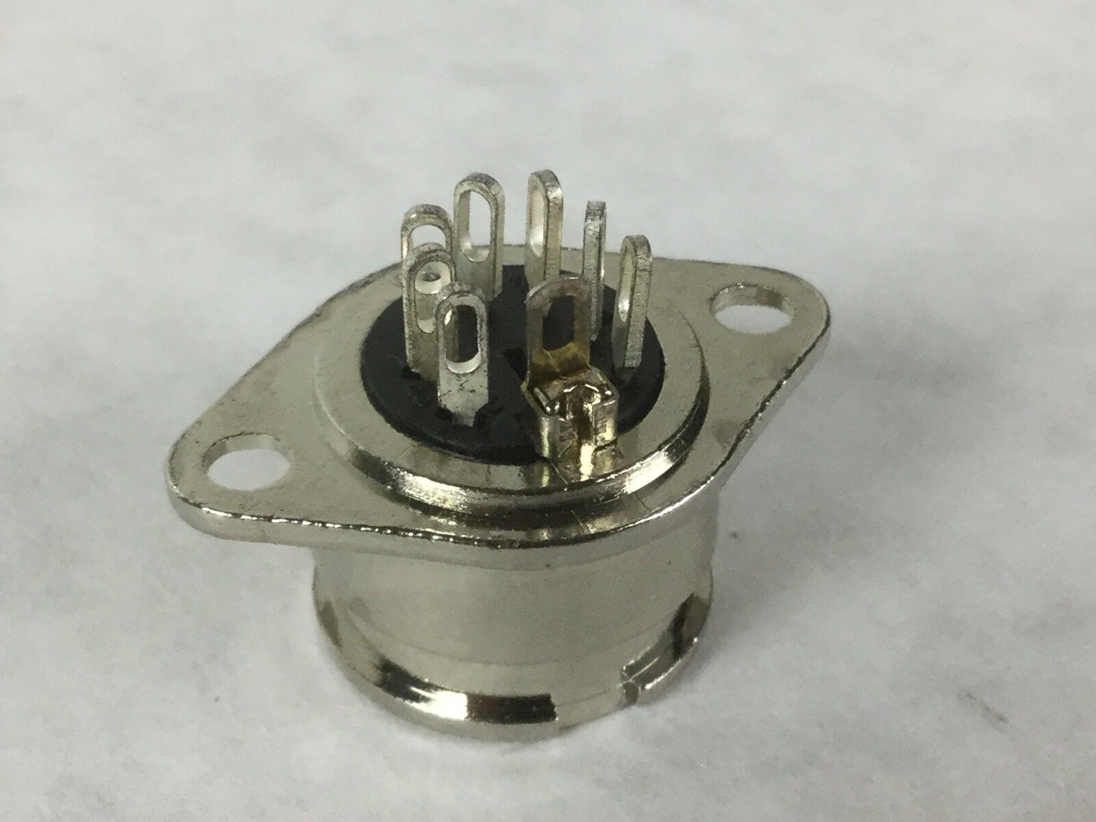 PREH, LKG PANEL MNT REC FE