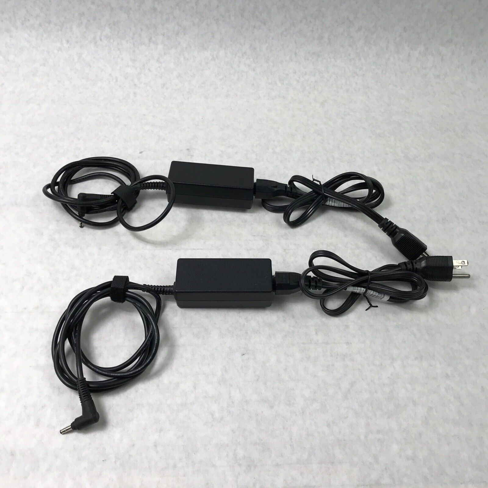 (Lot of 2) HP HSTNN-CA189 Laptop Charger 60Hz 19.5V 40W 2.05A  622435-002