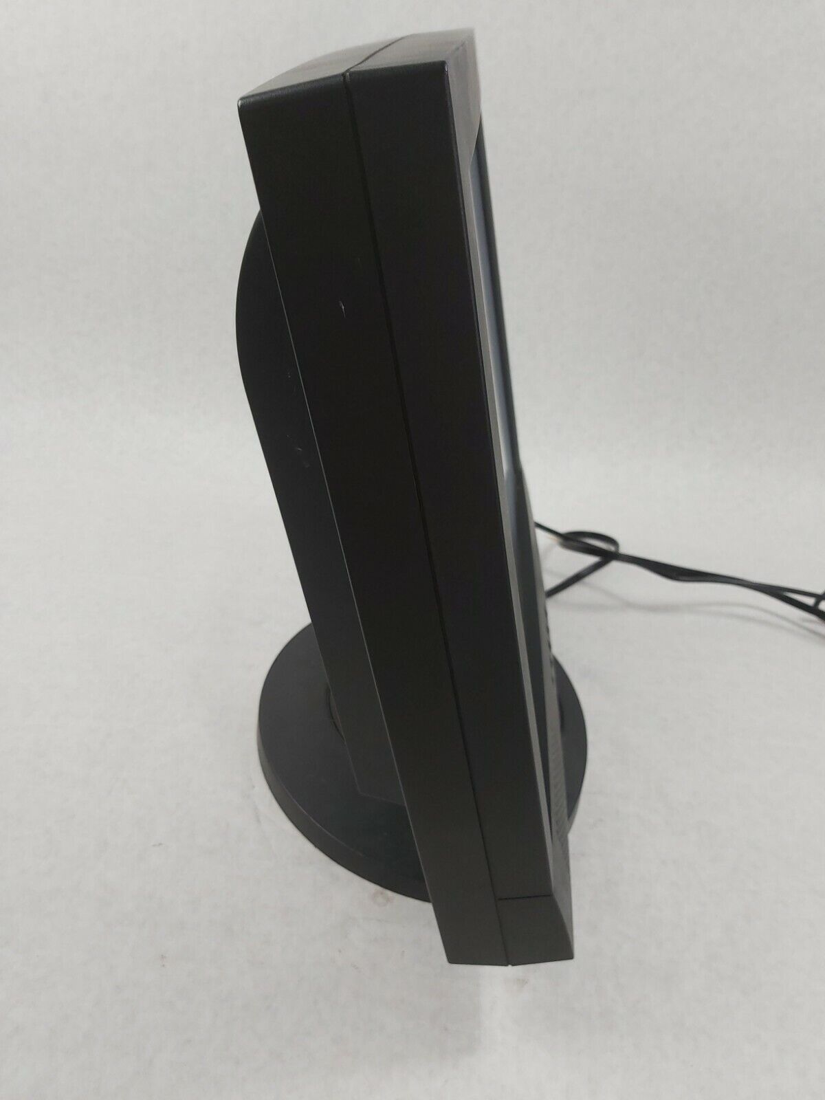 Planar PT1704A 996-0526-00 Color Computer Monitor Grade C