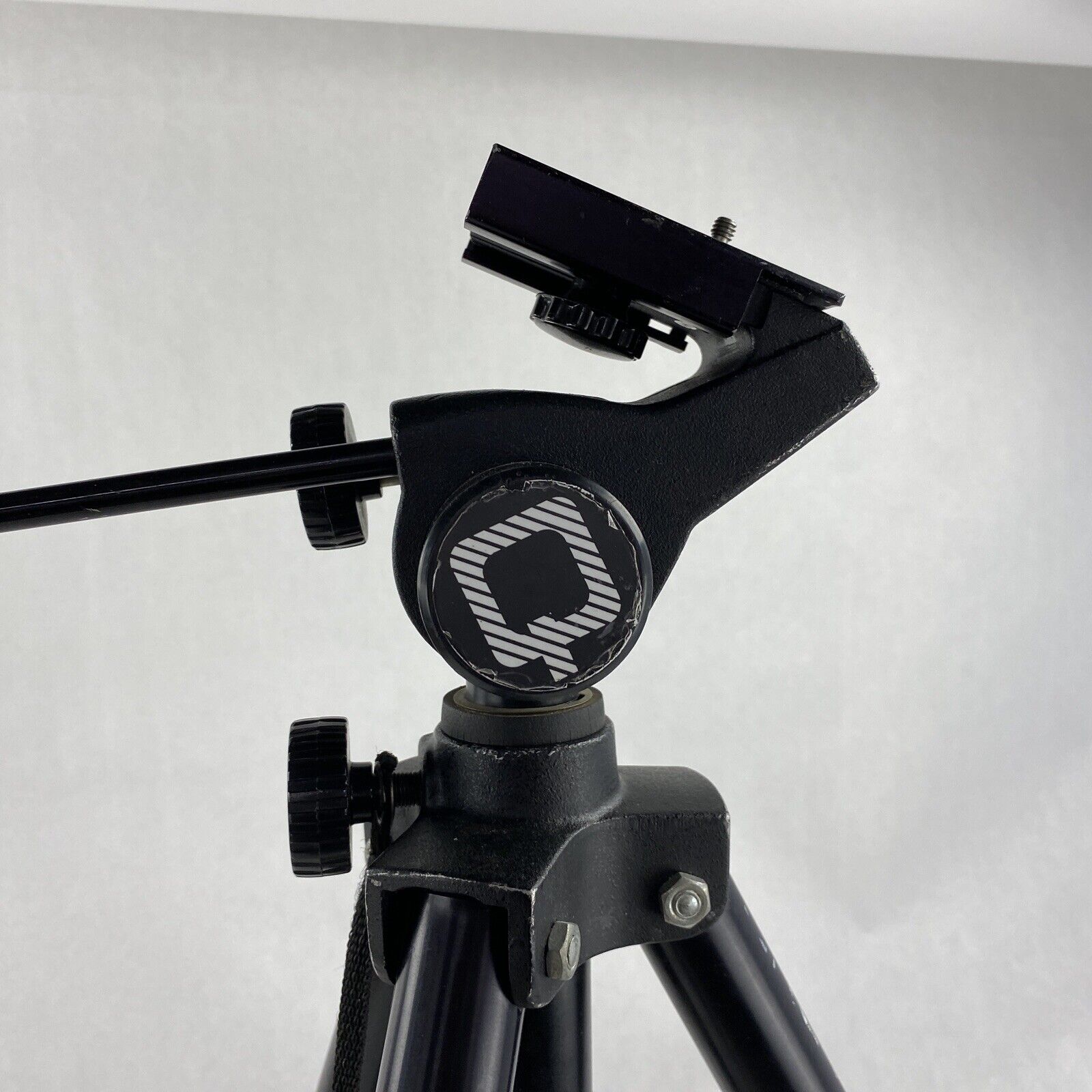 Quickset Heavy Duty Black Tripod Aluminum