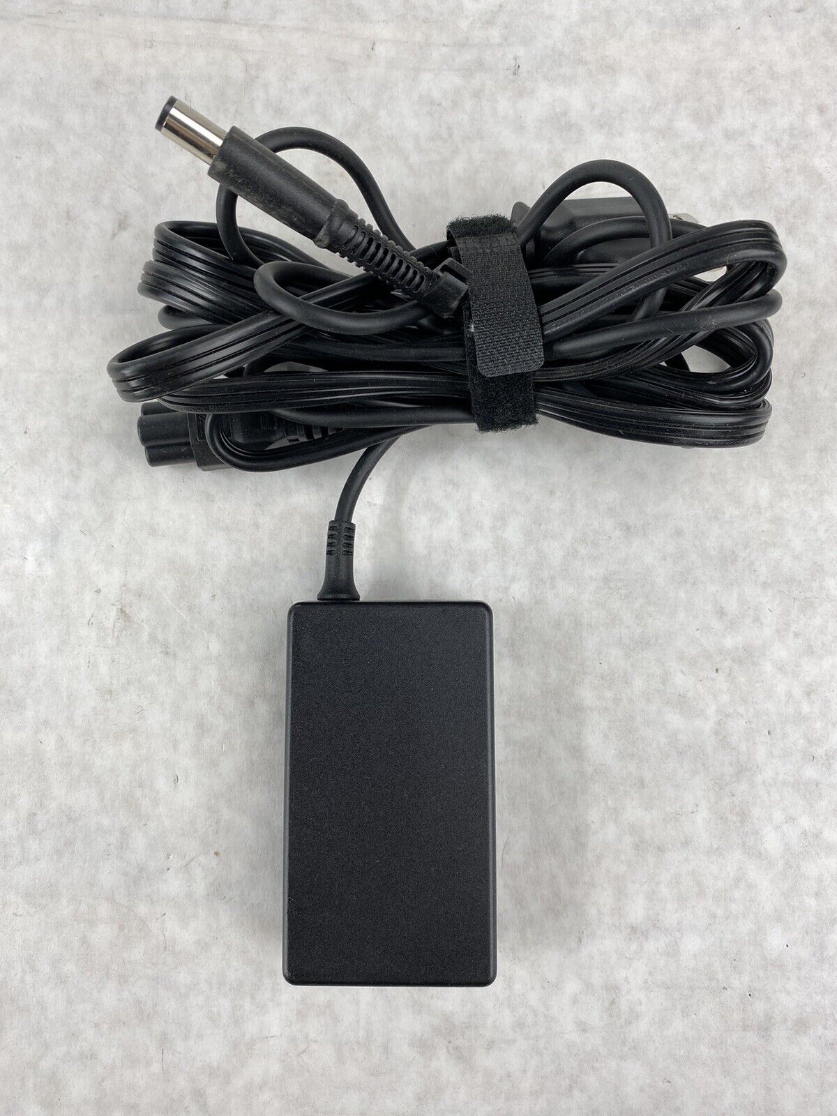 HP L39752-003 Model TPN-DA17 19.5V 3.33A 65W AC Adapter
