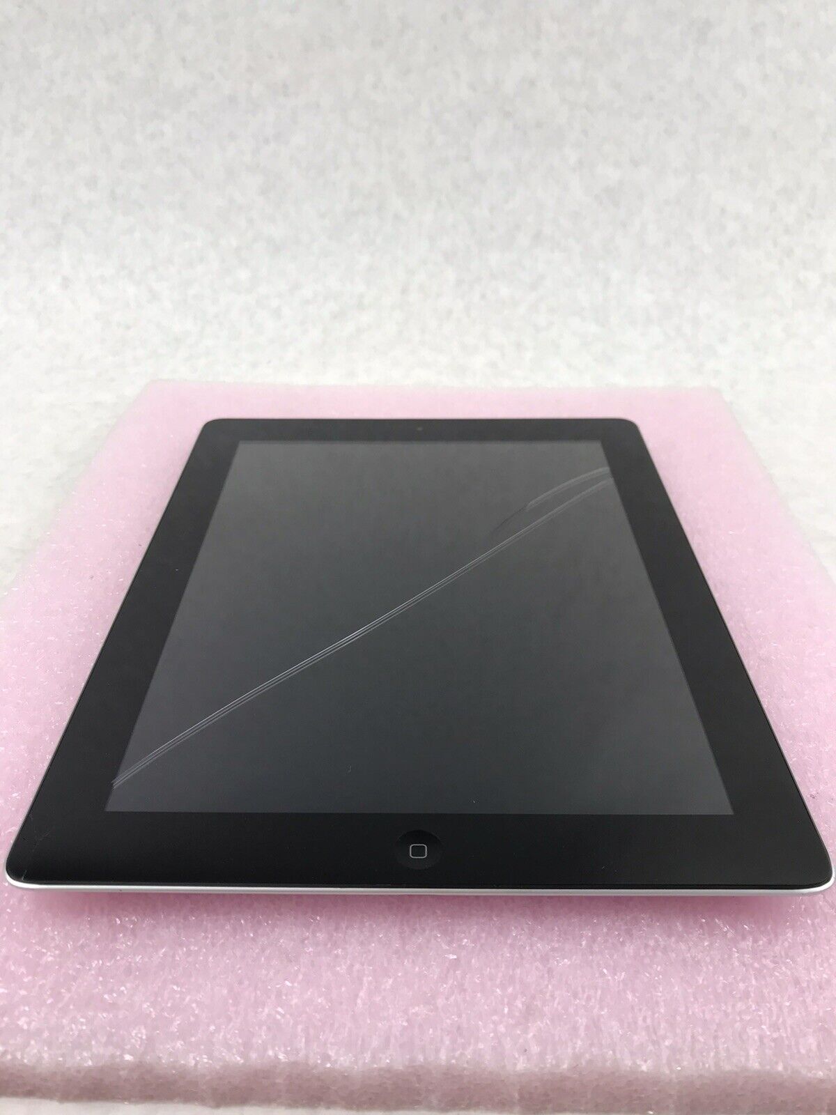 Apple iPad 4th Gen. Black 16GB 9.7" A1458 MC769LL/A Wi-Fi