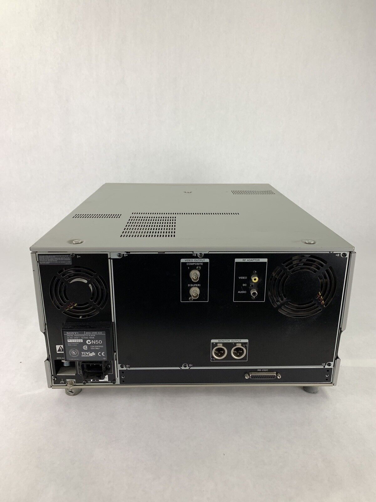 Sony Betacam SX digital Video Cassette Player DNW A22 For Parts and Repair