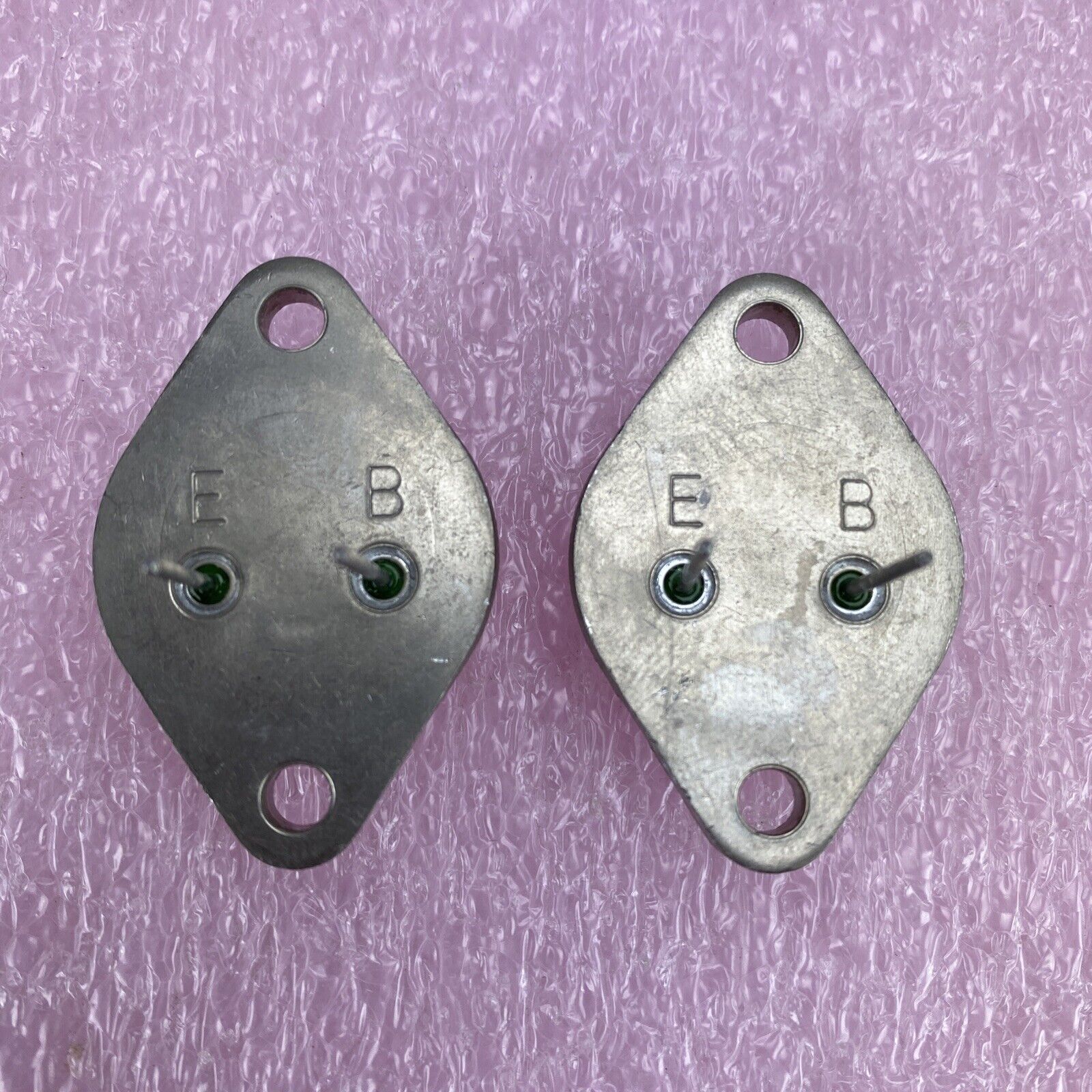 Lot( 2 ) Motorola 2N4913 Bipolar Transistor 7713
