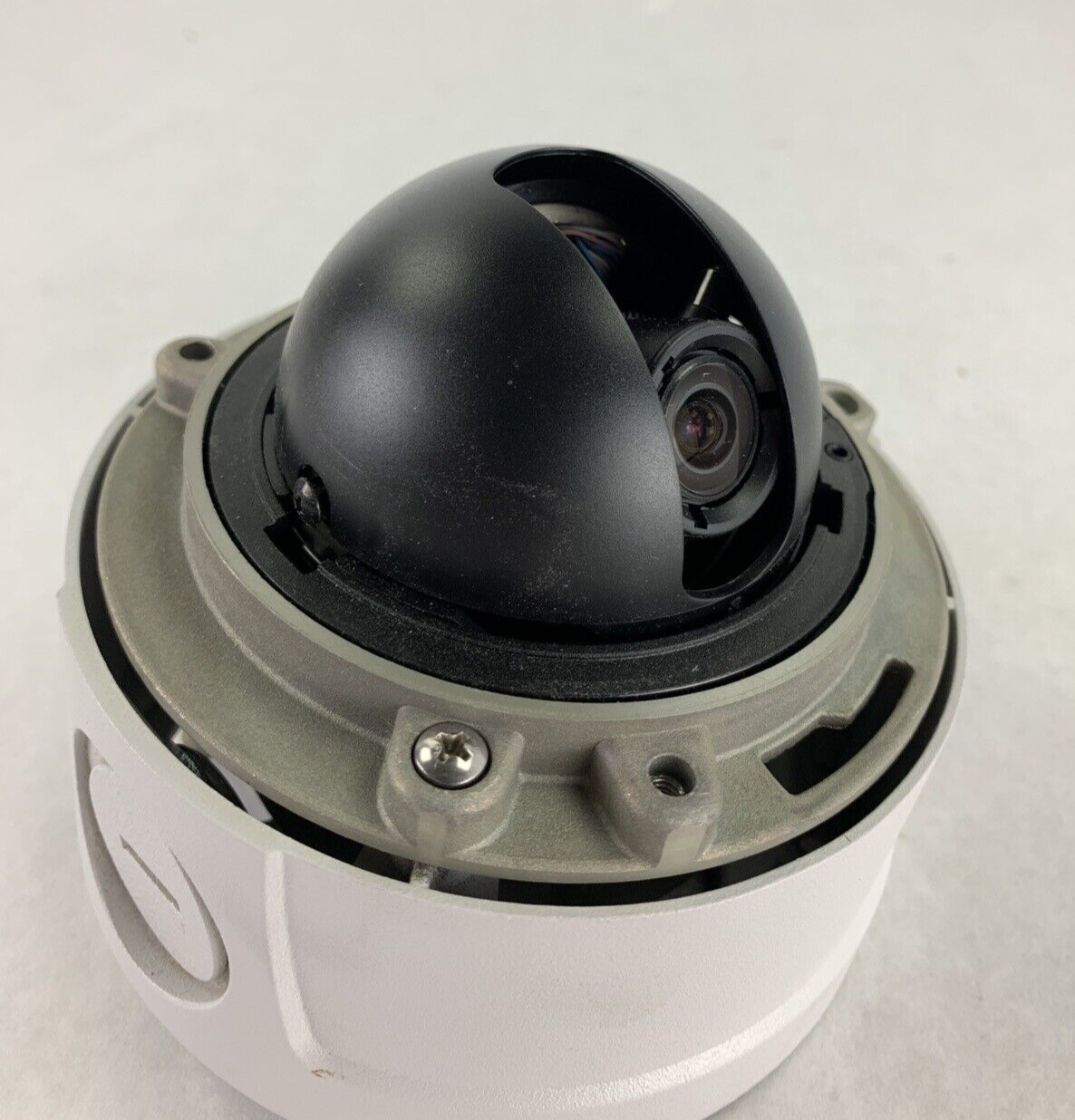 Pelco 3.0C-H4A-D01 Vandal-Resistant Indoor Fixed Dome Camera IMS0DN10-1V