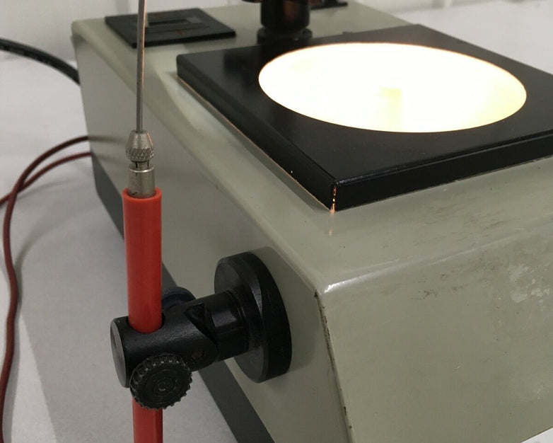 Fisher 133-8002 Accu-lite Illuminated Benchtop Magnifying Colony Counter