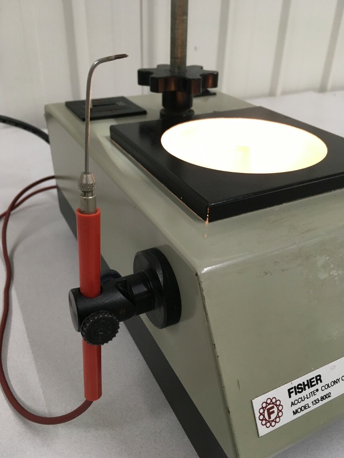 Fisher 133-8002 Accu-lite Illuminated Benchtop Magnifying Colony Counter