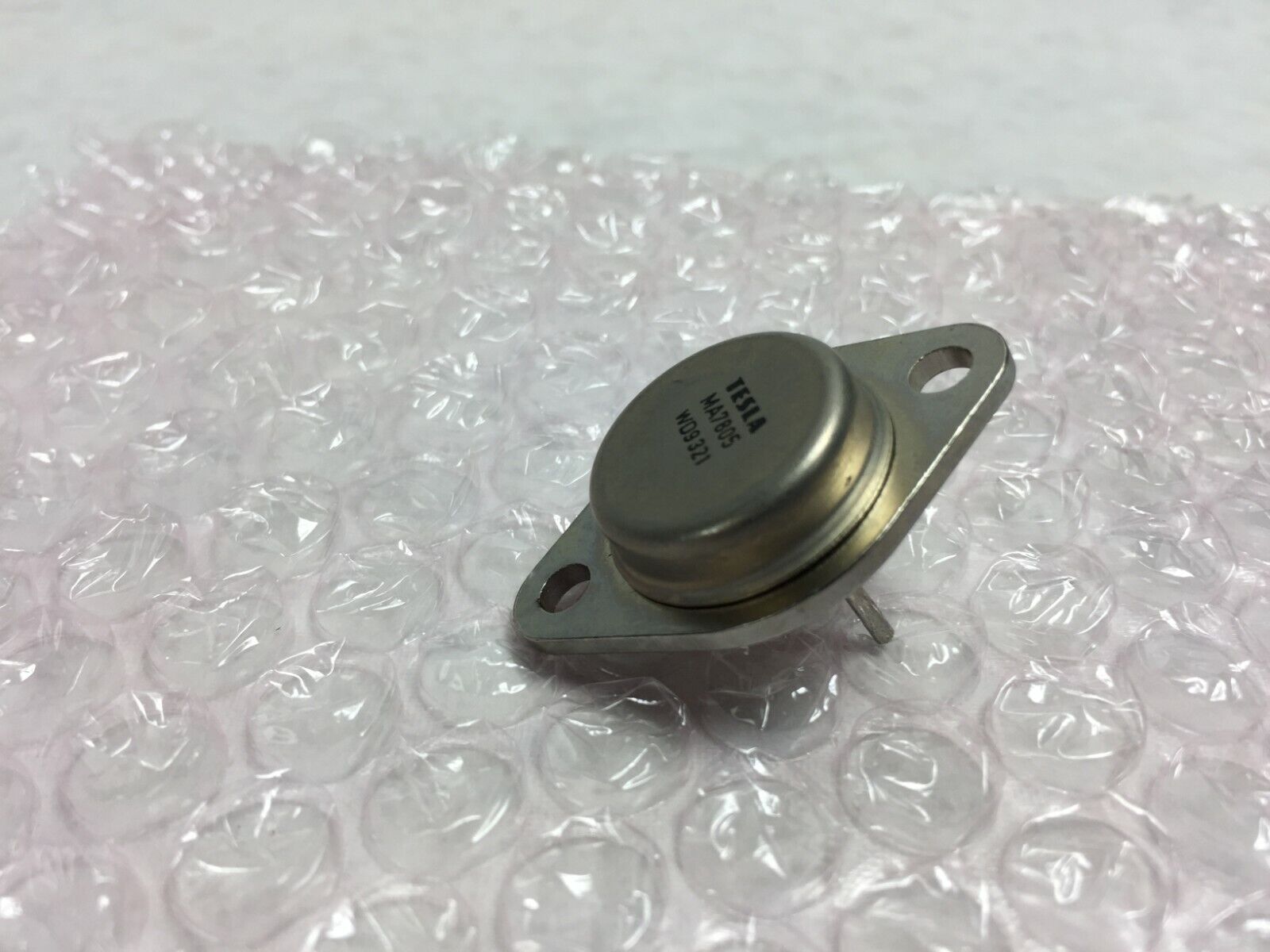 NOS  Telsa MA7805 Transistor  Lot of 3