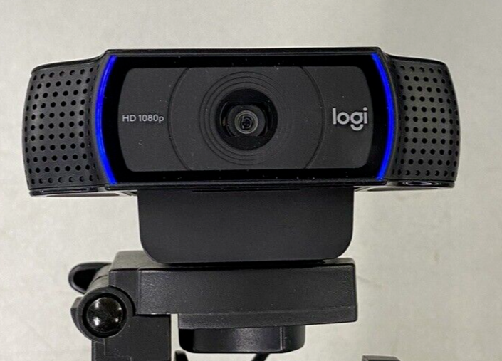 Logitech C920 HD 1080p USB Wired Pro Webcam 860-000560 w/Adjustable Tripod Stand