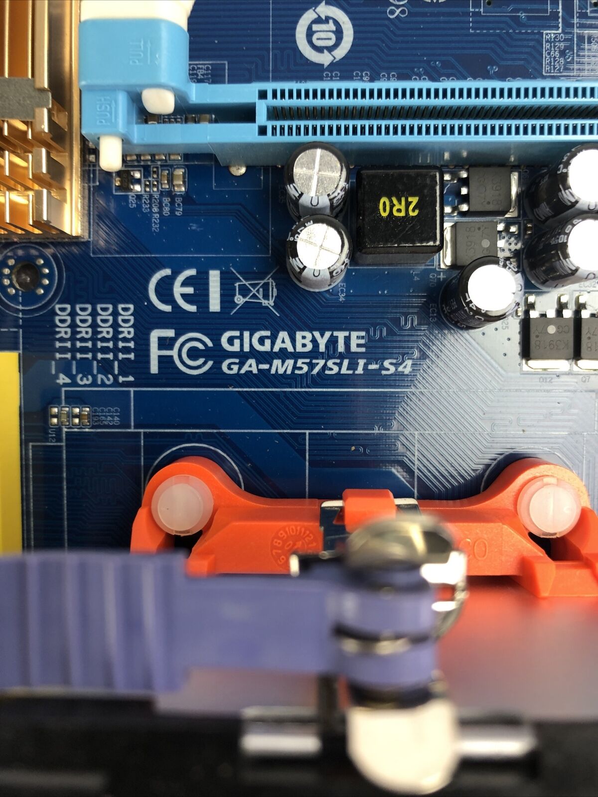 Gigabyte M57SLI-S4 AMD Athlon 64x Dual Core 2.6GHz 512MB RAM