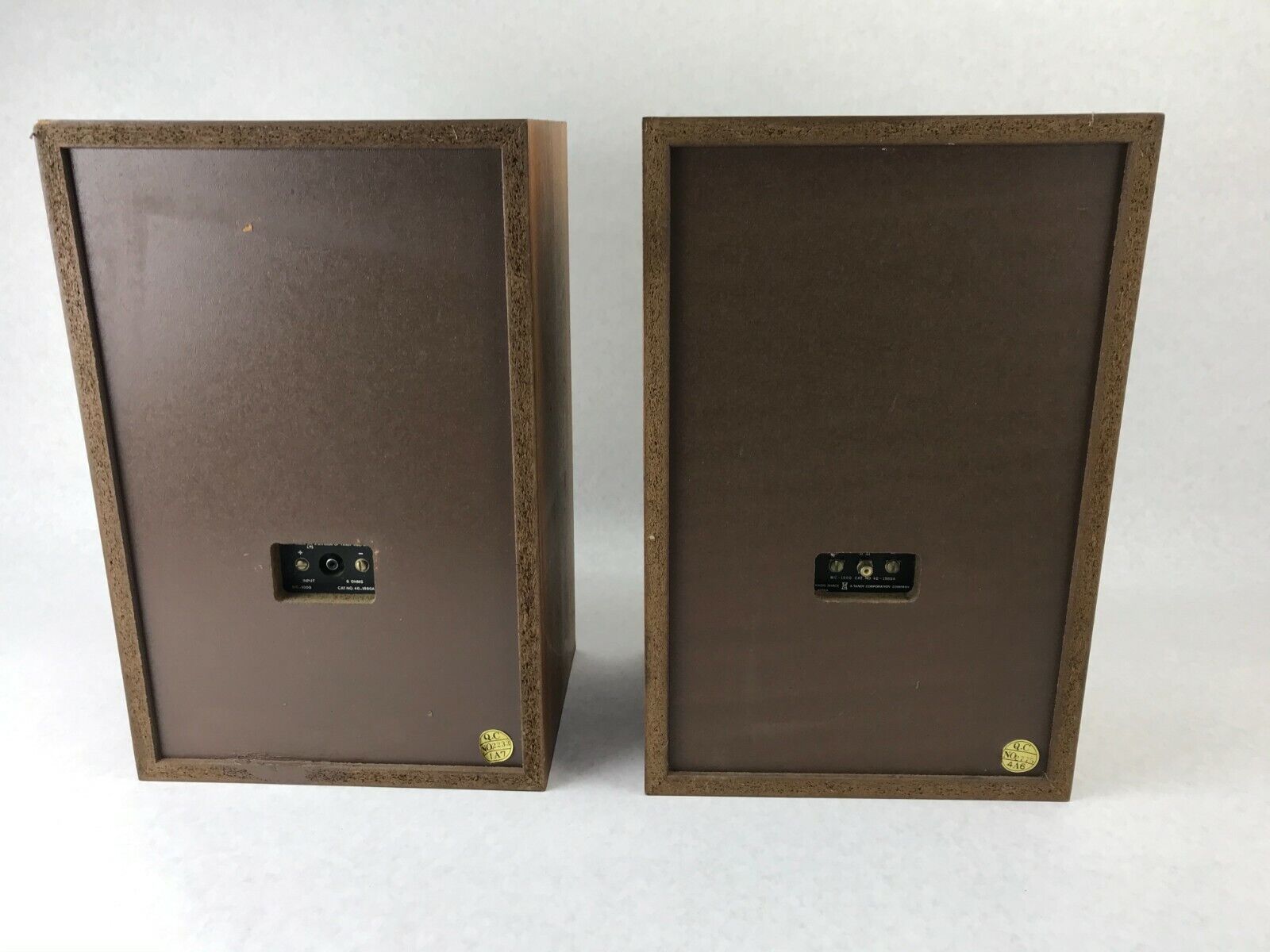 Pair Of Vintage Realistic MC-1000 Cabinet Mid Century Speakers